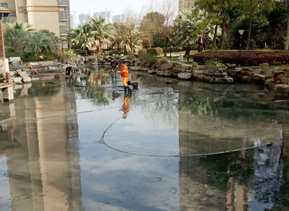 麦盖提景观池淤泥清理